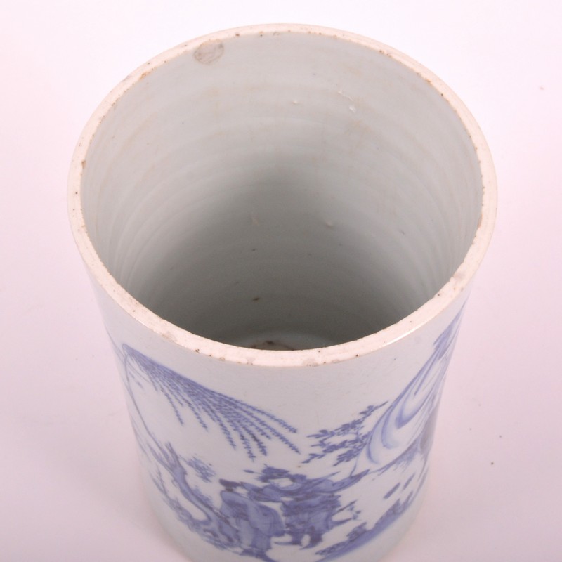 Chinese blue and white brush pot, Kangxi style, of near cylindrical form, - Image 4 of 5