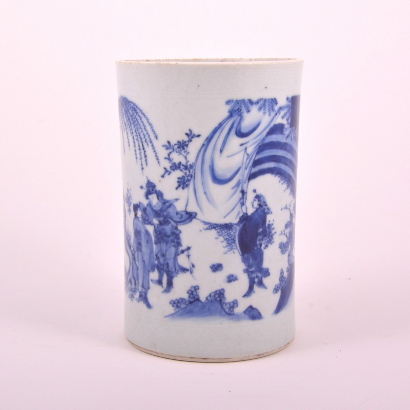 Chinese blue and white brush pot, Kangxi style, of near cylindrical form,