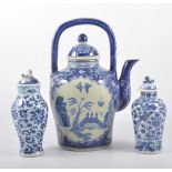 Small Chinese blue and white tureen and cover 20cm, damaged,