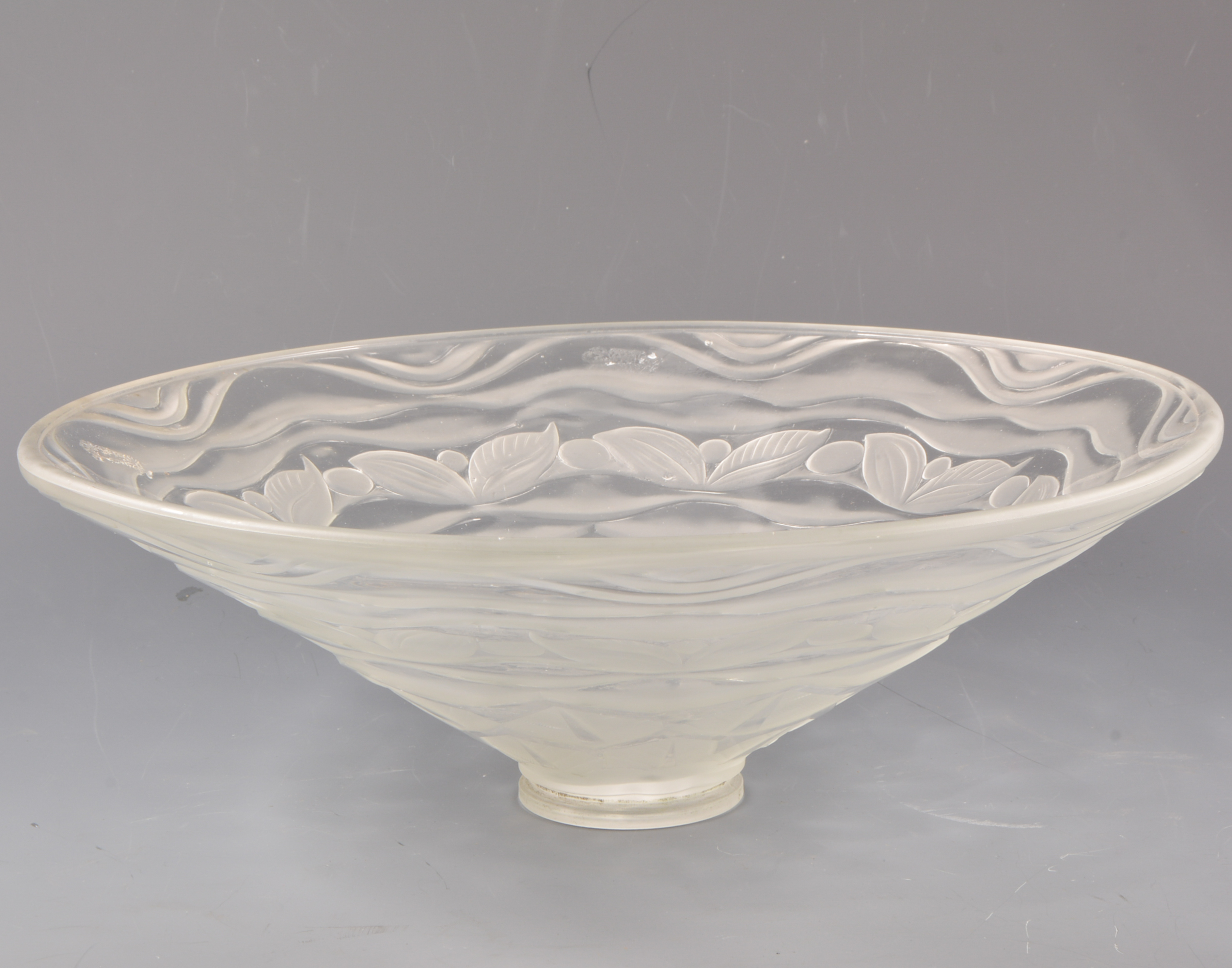 Andre Hunnebelle, Art Deco fruited glass bowl.