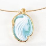 Catherine Best of Mayfair - A designer stained agate cameo pendant "Silke" in an 18 carat yellow
