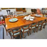 Late Victorian walnut wind-out dining table, rectangular top with rounded corners, reeded edge,