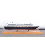 Model cruise ship R Eight, 79cm, in case.