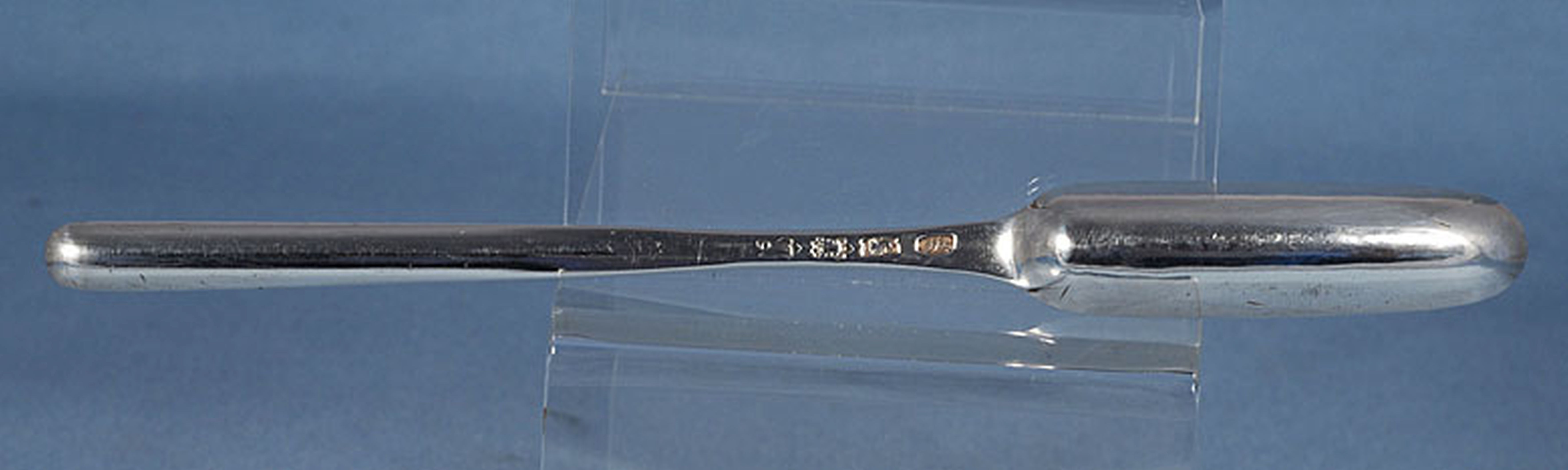 A George II silver marrow scoop, by James Wilks, hallmarked London 1753, Length: 228mm Weight: 1. - Image 2 of 4