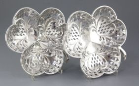 A pair of Edwardian silver “shamrock” sweetmeat dishes, by Walker & Hall, hallmarked Chester and
