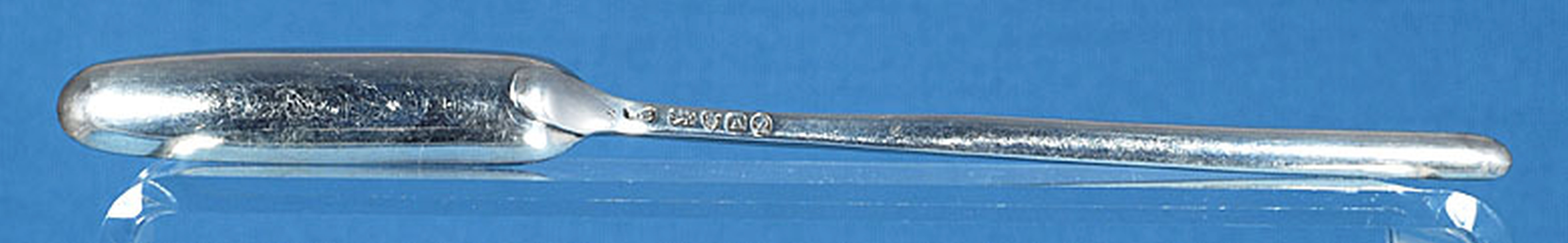 A George III silver marrow scoop, hallmarked London 1796, maker William Summer, Length 227mm - Image 3 of 4