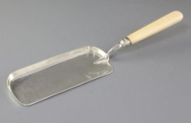 A George V ivory handled silver crumb scoop, by Barker Brothers, hallmarked for Chester 1911, Length