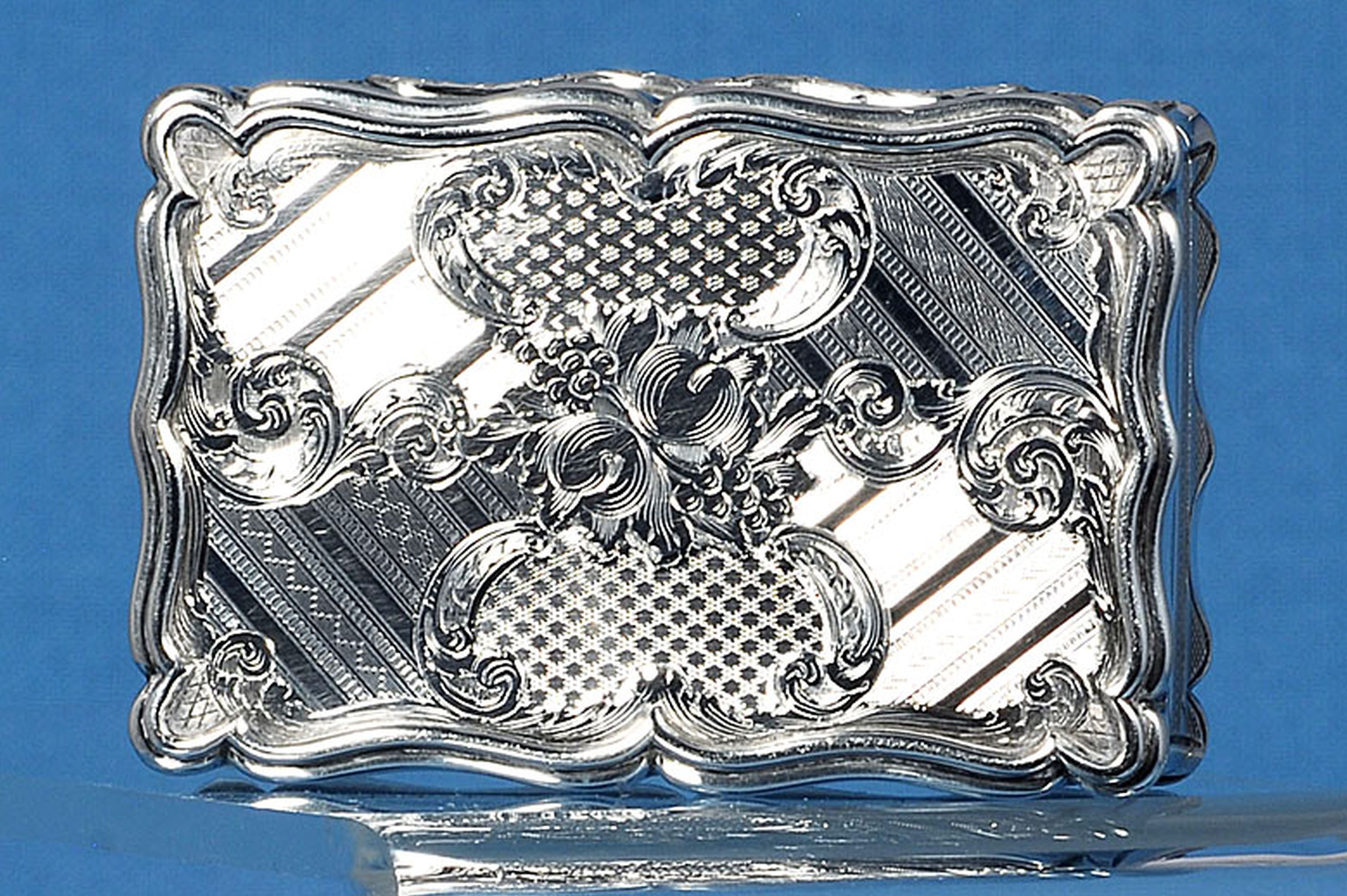 An early Victorian engine turned silver table snuff box, by Edward Smith, hallmarked Birmingham - Image 3 of 10