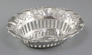 An Edwardian Art Nouveau pierced silver oval dish, by John Round & Son Ltd, hallmarked Sheffield