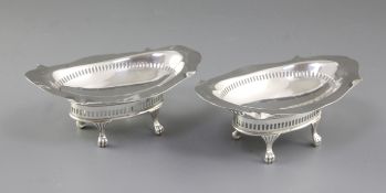 A pair of George V silver bon bon dishes, hallmarked Birmingham 1915, makers J Sherwood & Sons, of