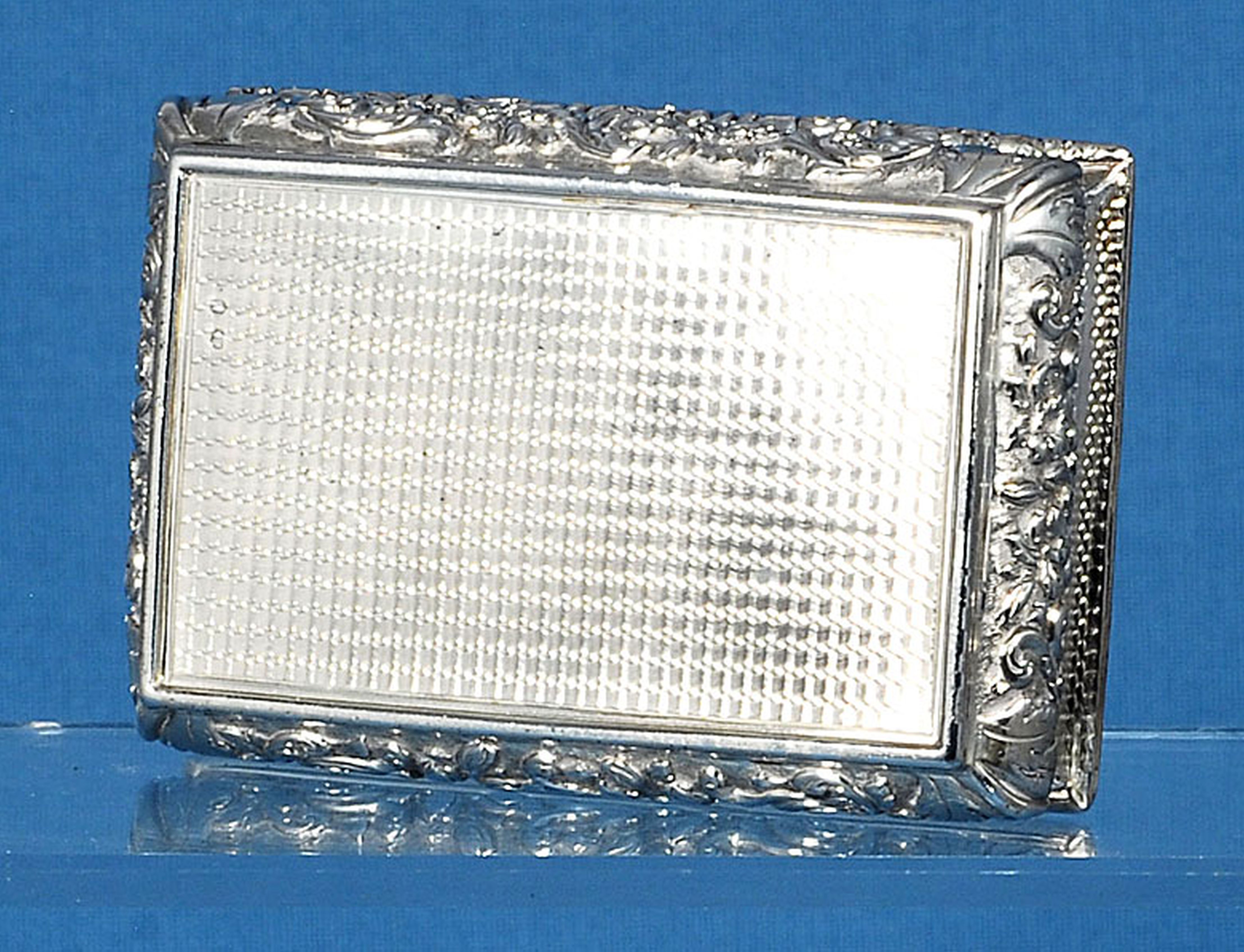 An early Victorian engine turned silver snuff box, by Wheeler & Cronin, hallmarked Birmingham - Image 5 of 11