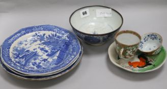 A Chinese blue and white bowl, five plates and two cups