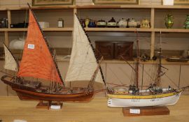 Two model ships H.55cm, L.66cm