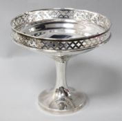 A George V silver pedestal bonbon dish, Levi & Salaman, Birmingham, 1912, diameter 14cm, weighted.