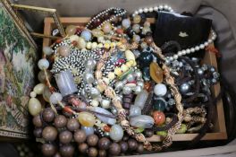 A quantity of assorted costume jewellery.