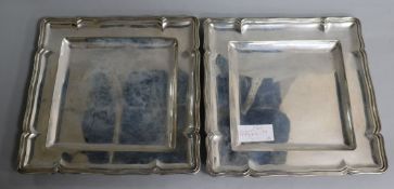 A pair of continental 800 standard silver square dishes, 25.2cm, 35.6 oz.