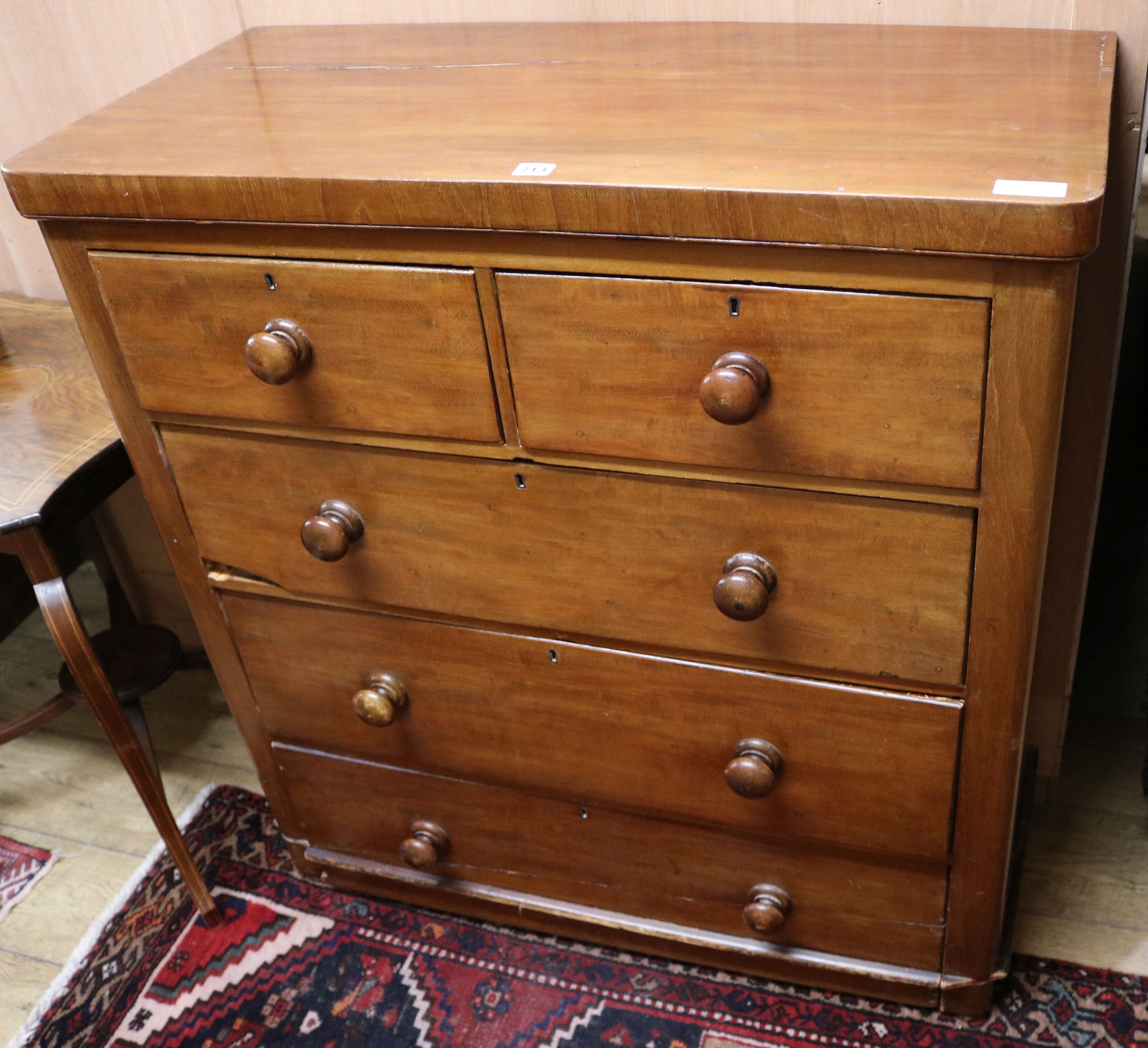 Chest of drawers W.99cm