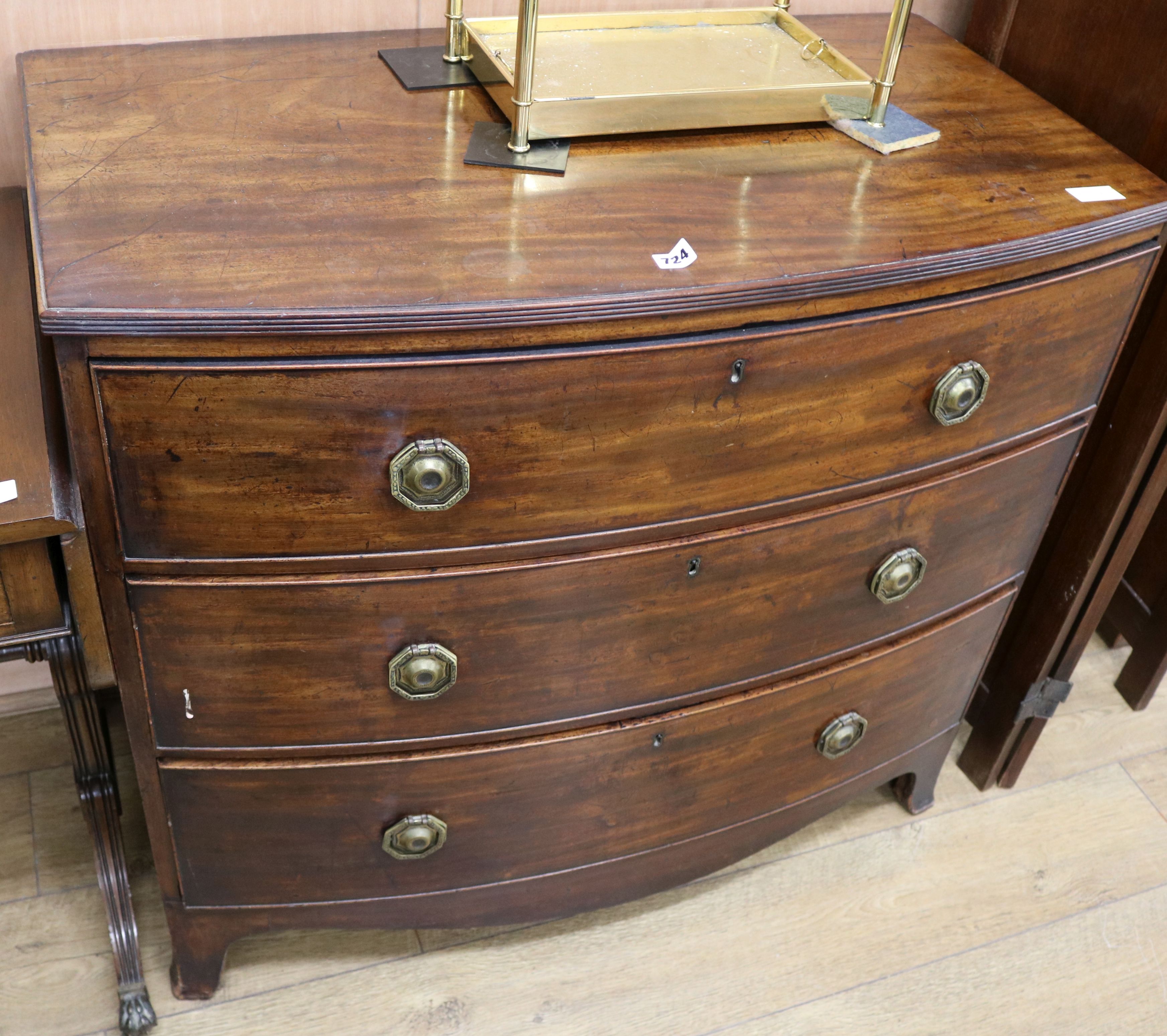 A Regency mahogany bowfront chest of drawers W.100cm