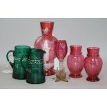 A Mary Gregory style cranberry glass vase and sundry other cranberry and green glassware (6)