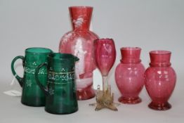 A Mary Gregory style cranberry glass vase and sundry other cranberry and green glassware (6)