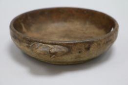 A Mouseman oak bowl, diameter 16.5cm