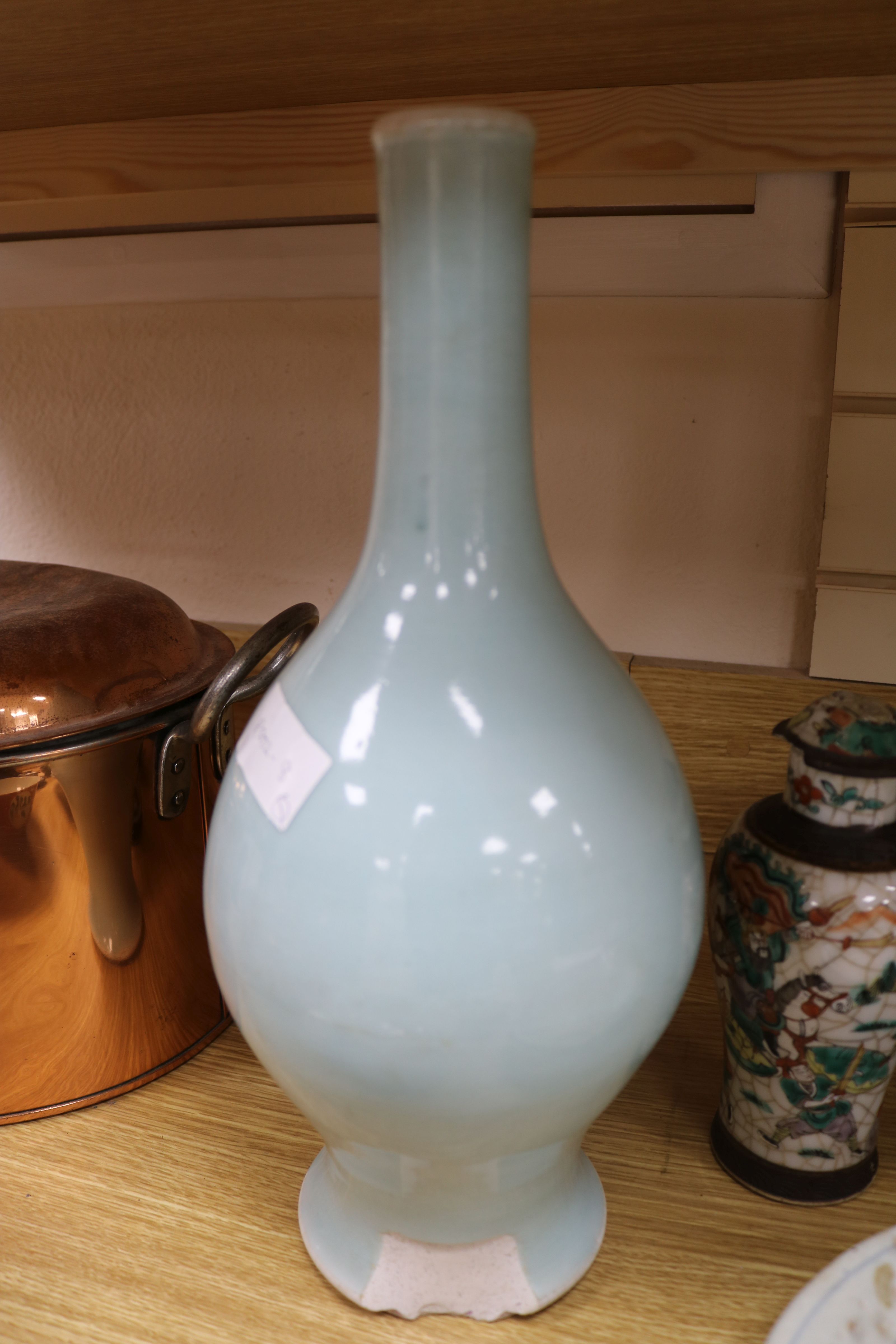 A Chinese claire-du-lune glazed bottle vase, a coral ground bowl and other Qing dynasty ceramics, - Image 12 of 12
