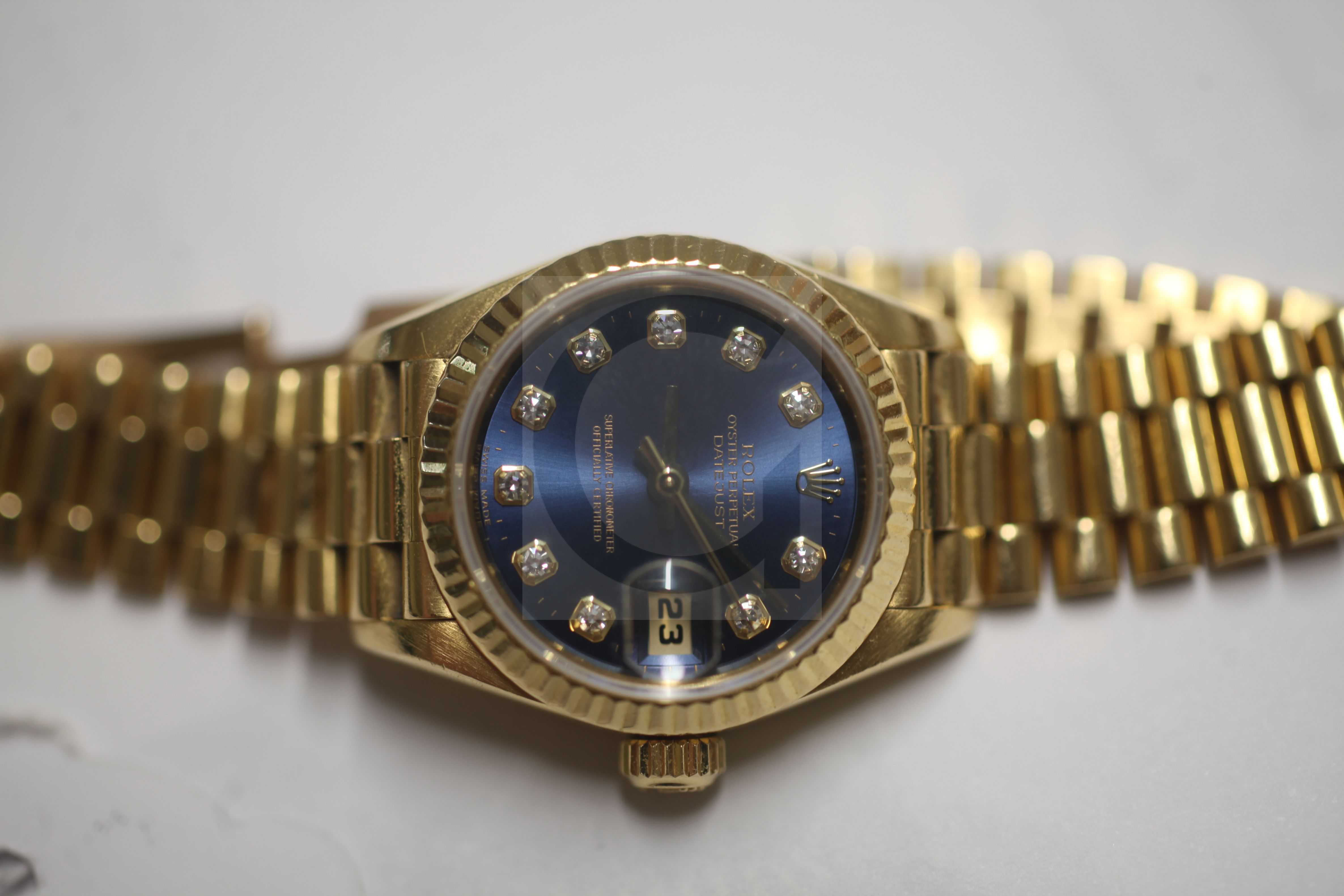 A lady's 18ct gold and diamond set Rolex Oyster Perpetual Datejust and box, the blue dial with - Image 5 of 5