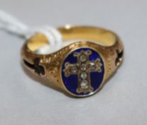 A 19th century yellow metal, enamel and diamond set mourning ring, the shank inset with plaited