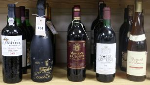 A bottle of Fonseca Late Bottled Vintage Port and various mixed Spanish and Italian wines (16
