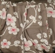 A pair of brown floral curtains Drop 200cm x W.110cm