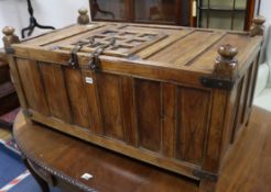 An oak chest with hatch top W.113cm