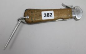 A WWII original German paratrooper's gravity knife maker marked Solingen Rostfrei