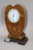 An Edwardian inlaid mantel timepiece 25.5cm