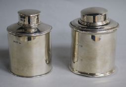 Two George V silver tea caddies, tallest 9.7cm, 8 oz.