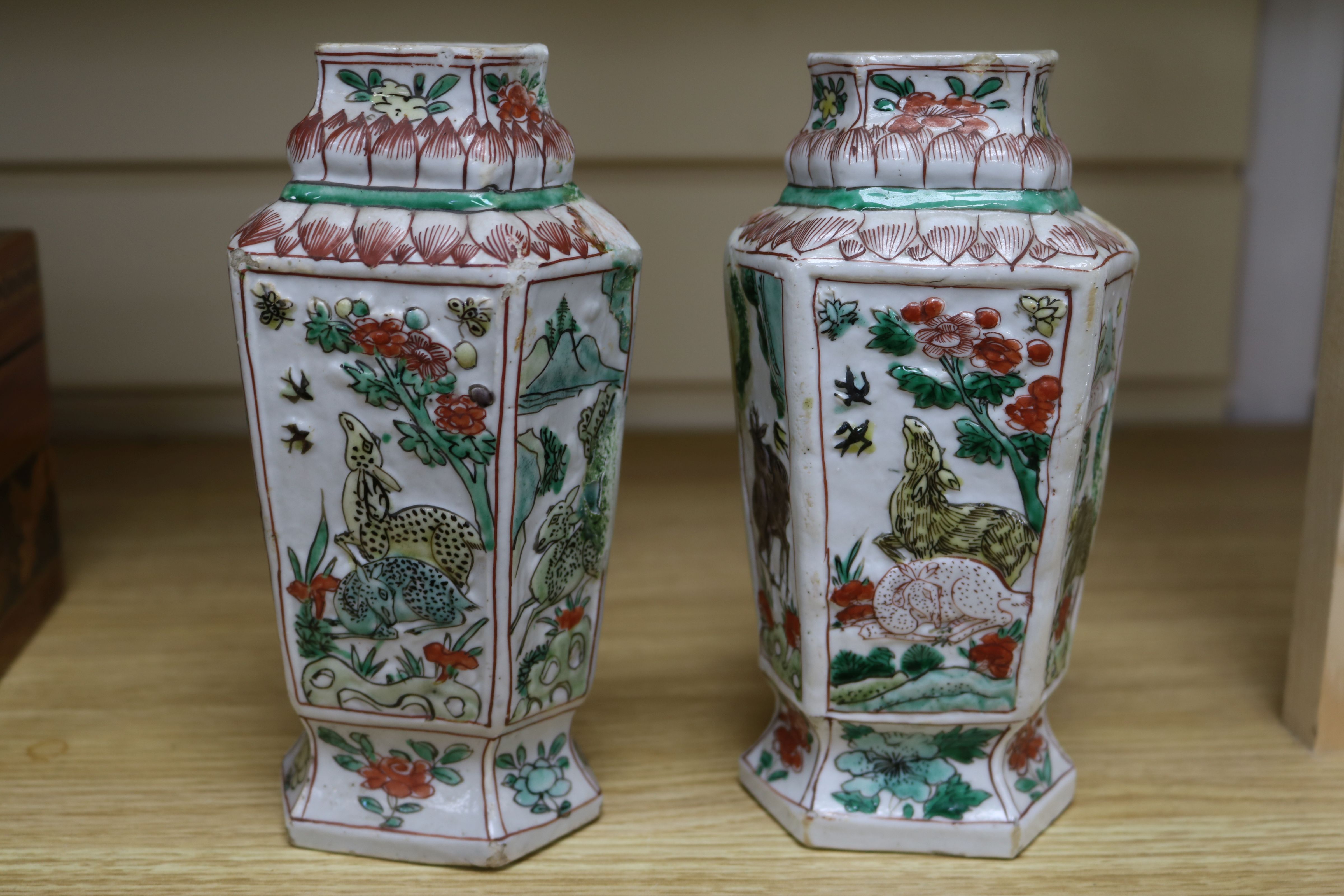 A pair of Chinese Kangxi famille verte enamelled vases 18cm - Image 5 of 8