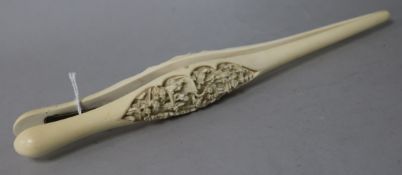 A pair of Chinese export ivory glove stretchers