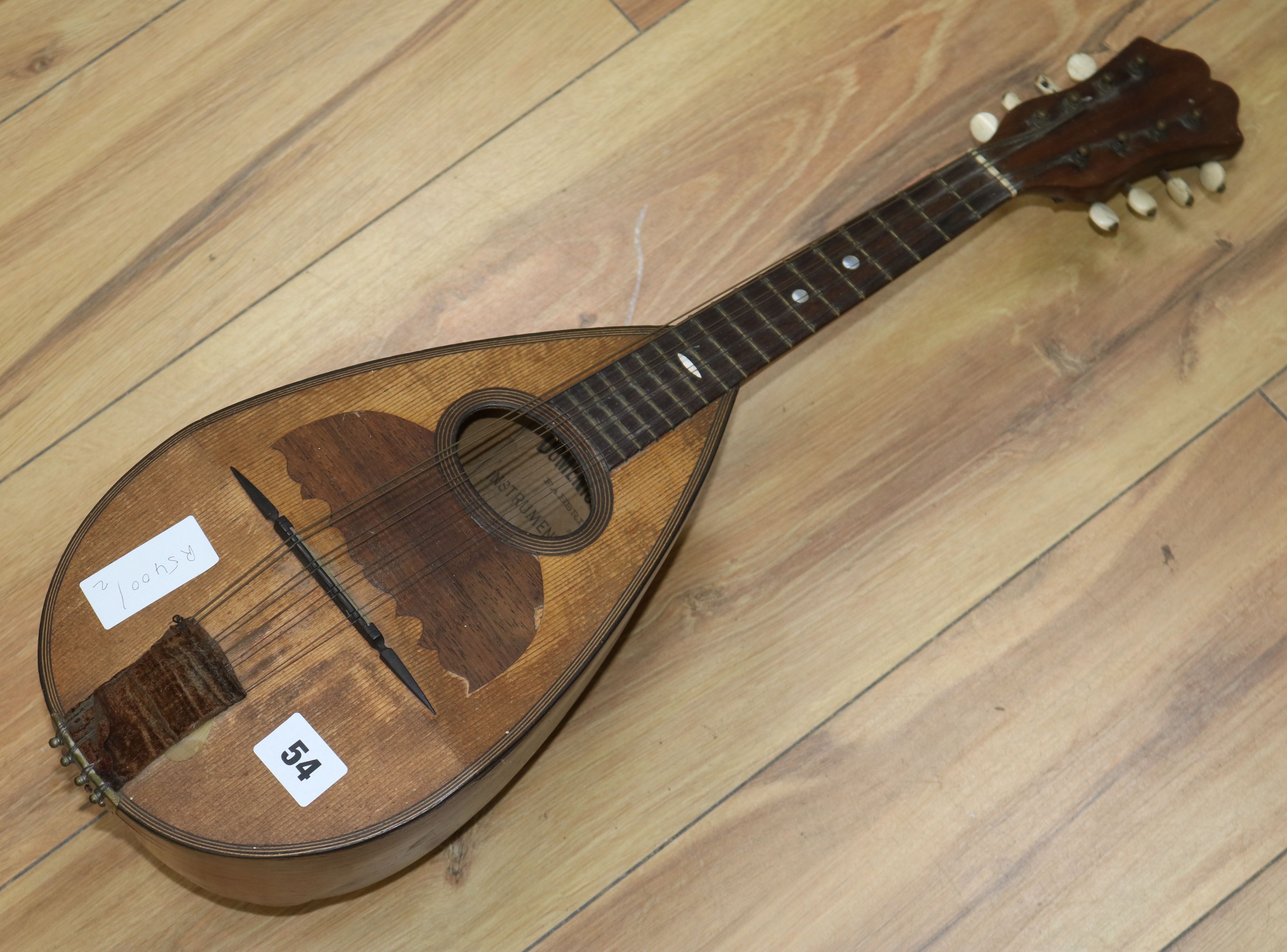 A Domenico Zanoni 19th century mandolin length 60cm