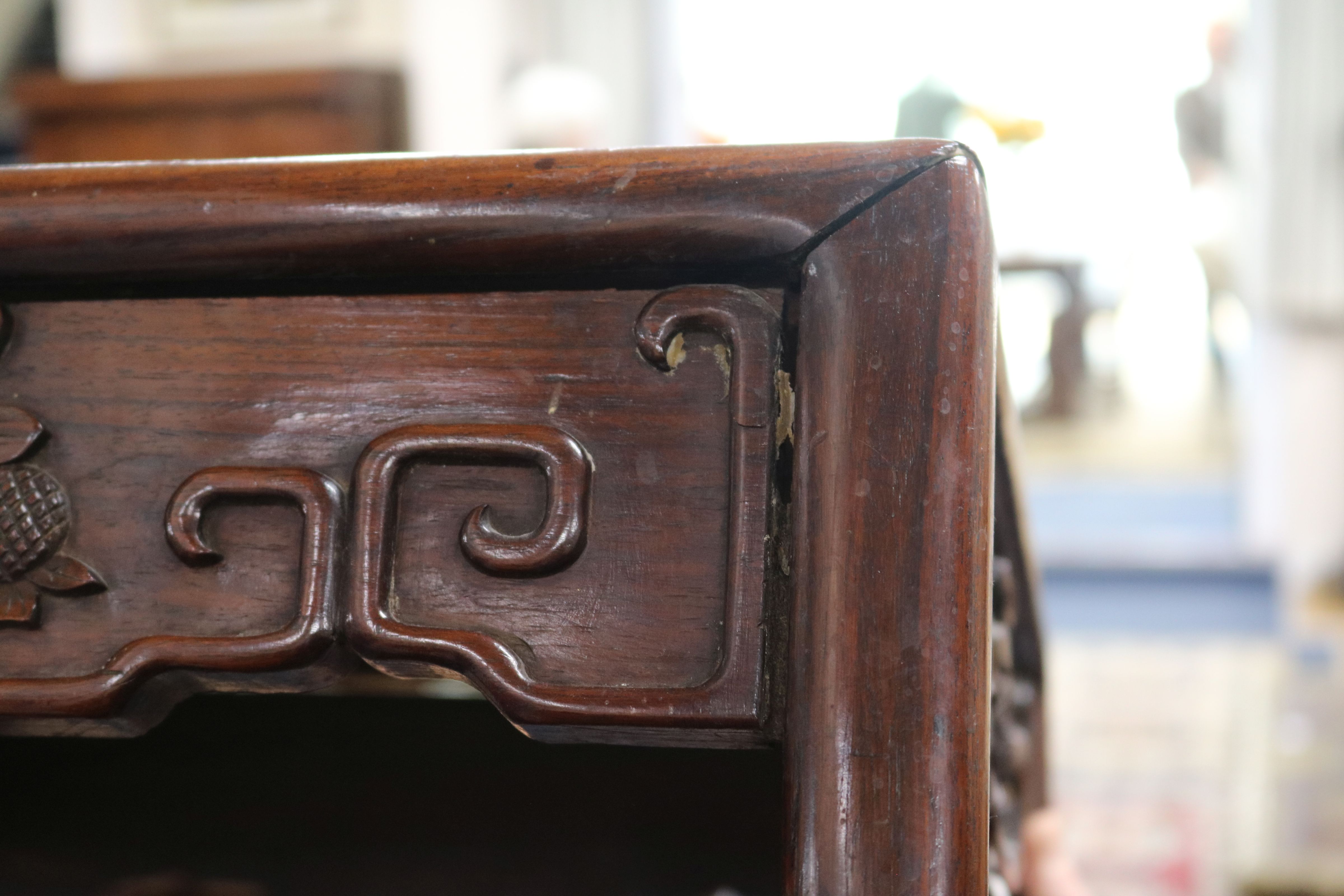 An early 20th century Chinese hardwood three tier occasional table, W.1ft 4in. D.1ft 4in. H.2ft - Bild 3 aus 5