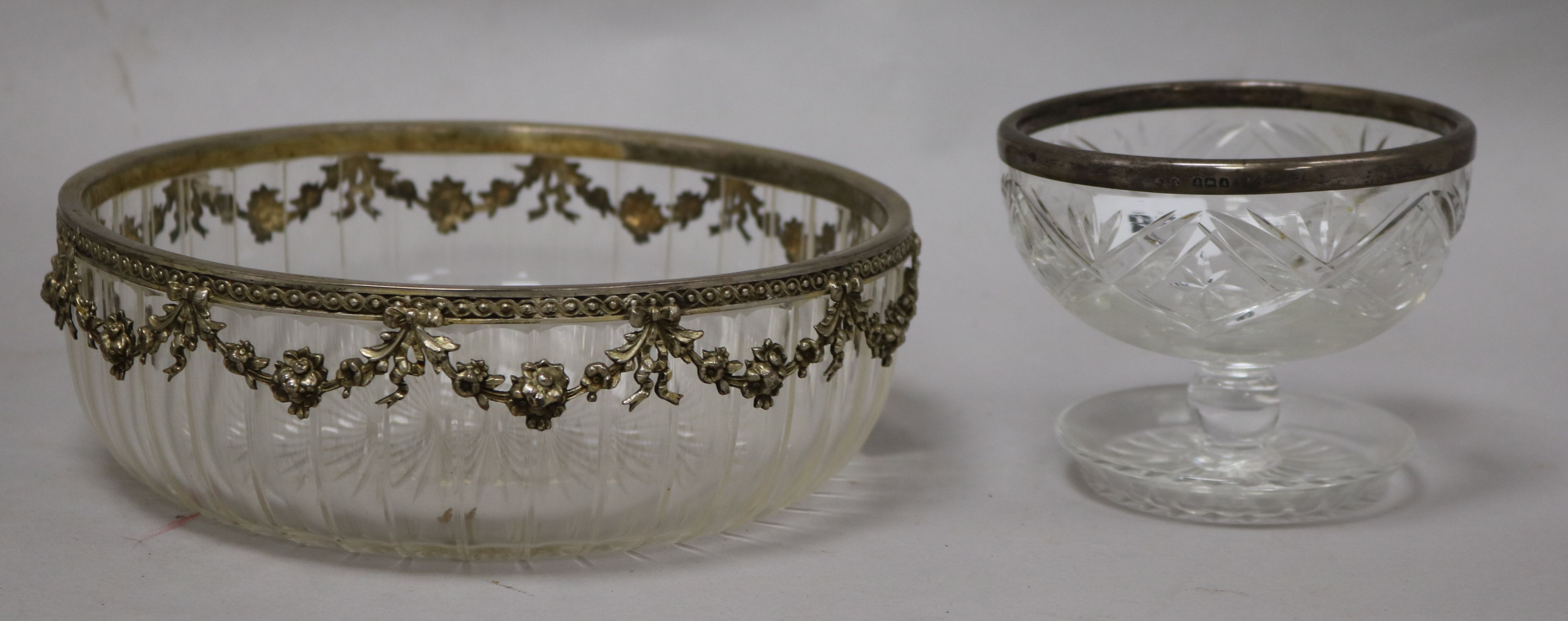 Two silver rimmed glass bowls Diam 21cm