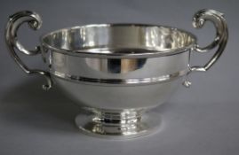 A silver two-handled pedestal bowl, London 1912, maker Robert Pringle, 12.23 oz.
