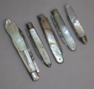 Five assorted silver and mother of pearl fruit knives.