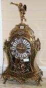 A quarter chiming 'boulle' mantel clock H.75cm