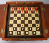In Statu Quo Jacques, travelling chess set