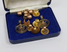 Seven assorted 18ct / 9ct dress studs, a pair of 9ct gold ball cufflinks and a pair of Bank of