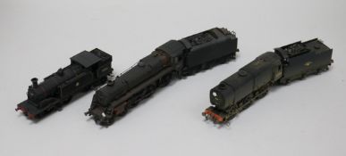 A collection of fourteen Bachmann locomotives/tenders, eleven in bespoke blue boxes, three loose,