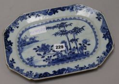 A Chinese blue and white export dish 31.5 x 23cm