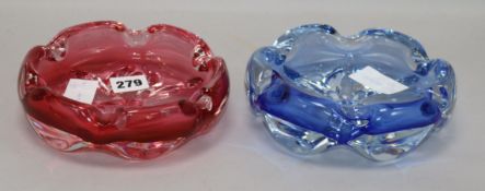 Two Studio glass bowls in red and blue