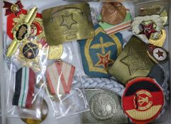 A quantity of military buttons, buckle etc