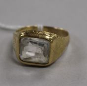 A Welsh antique yellow metal signet ring, the rock crystal matrix engraved with 'Cofia Fi' ('