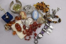 A small quantity of silver and costume jewellery, including a silver chain and heart bracelet, a